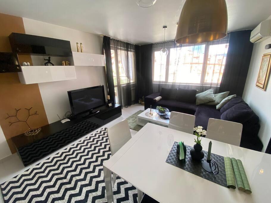 סופיה Lovely 1-Bedroom Apartament With Free Parking מראה חיצוני תמונה