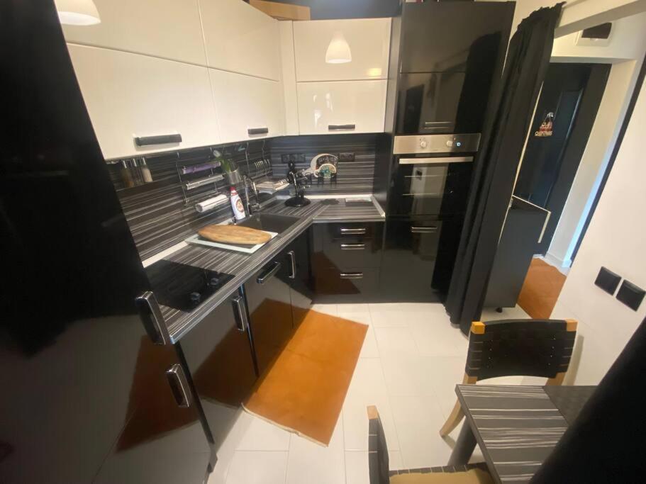 סופיה Lovely 1-Bedroom Apartament With Free Parking מראה חיצוני תמונה