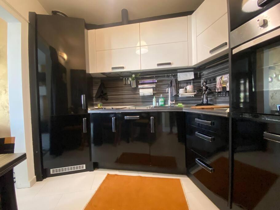 סופיה Lovely 1-Bedroom Apartament With Free Parking מראה חיצוני תמונה